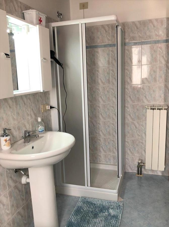 Oasi Di Paradiso - Comfy Private Apartment On Ground Floor With Terrace Дезенцано-дель-Гарда Экстерьер фото